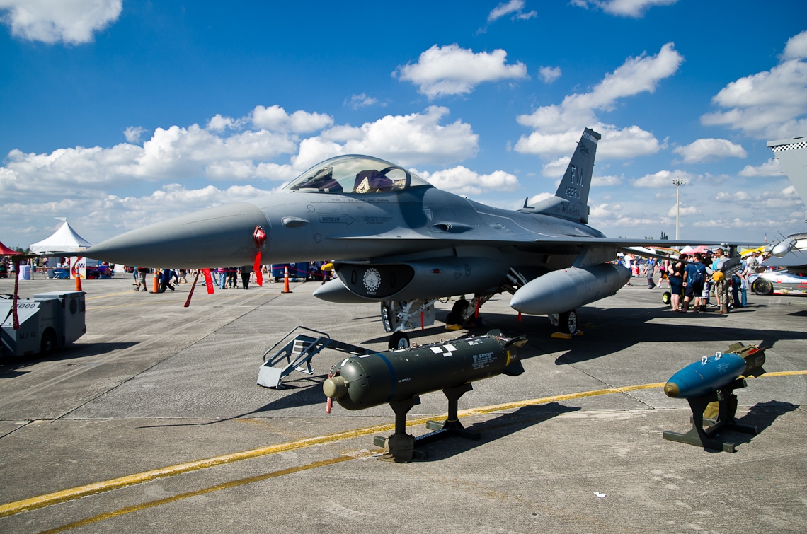 Авиашоу, Хоумстэд / Airshow, Homestead, FL, General Dynamics F-16 Fighting Falcon
