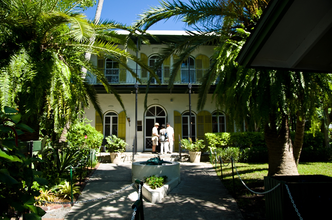 Key West, The Ernest Hemingway Home and Museum, Cats, Snowball, Эрнест Хэмингуэй, коты, Снежок, Ки Вест